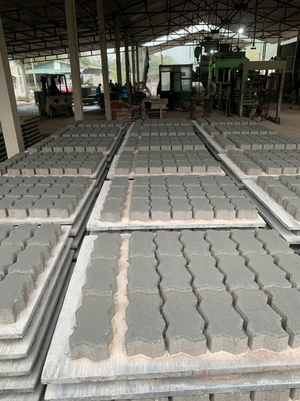 Gạch Block Ziczac màu ghi - Gạch Bắc Việt - Công Ty Cổ Phần Tư Vấn Và Xây Dựng Hạ Tầng Kỹ Thuật Bắc Việt